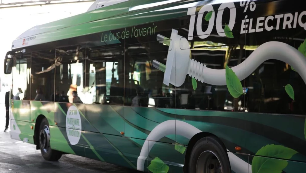 Bus électrique 100% du réseau RTM Aix-Marseille Métropole — transport collectif et remanufacturing batterie lithium