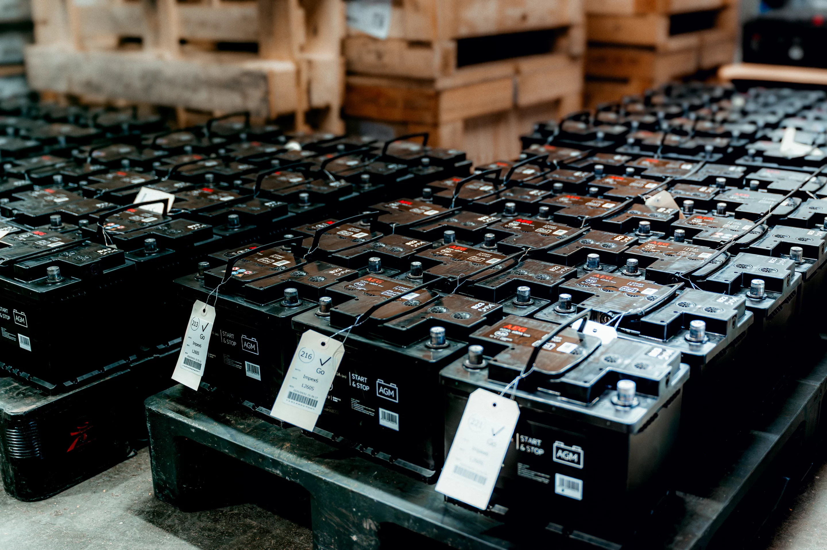 Batteries de démarrage régénérées en atelier avec le régénérateur BRT10 Be Energy