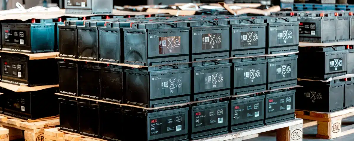 Palettes de batteries de démarrage après stockage prolongé présentant une perte de performance et nécessitant une régénération